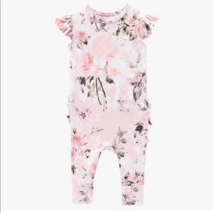 LIKE NEW EXCELLENT CONDITION Posh Peanut ruffled cap sleeve romper 6-9 month
